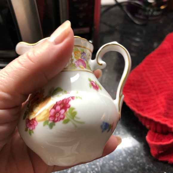 1930’s Bavaria Schumann Dresden Flower creamer and sugar bowl with lid. - Picture 3 of 12